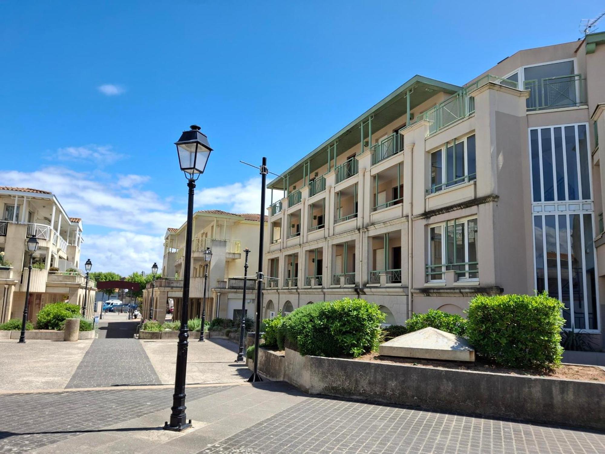 Appartement Avec Piscine, Tennis & Balcon, Centre-Ville Chatelaillon-Plage, 6 Pers, 2 Ch - Fr-1-706-17 Buitenkant foto